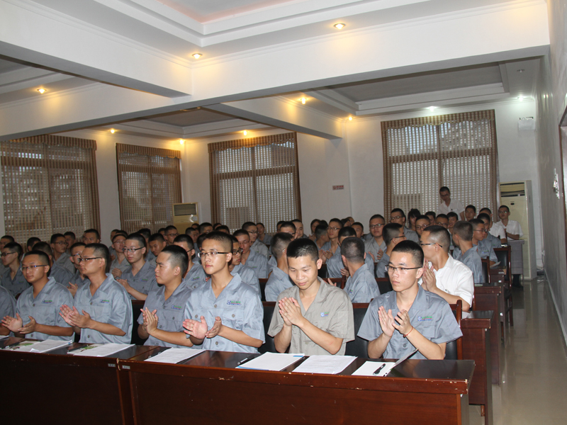 四川養殖豬廠家