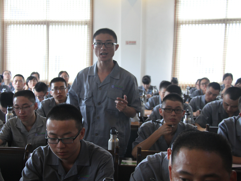 四川養殖豬廠家